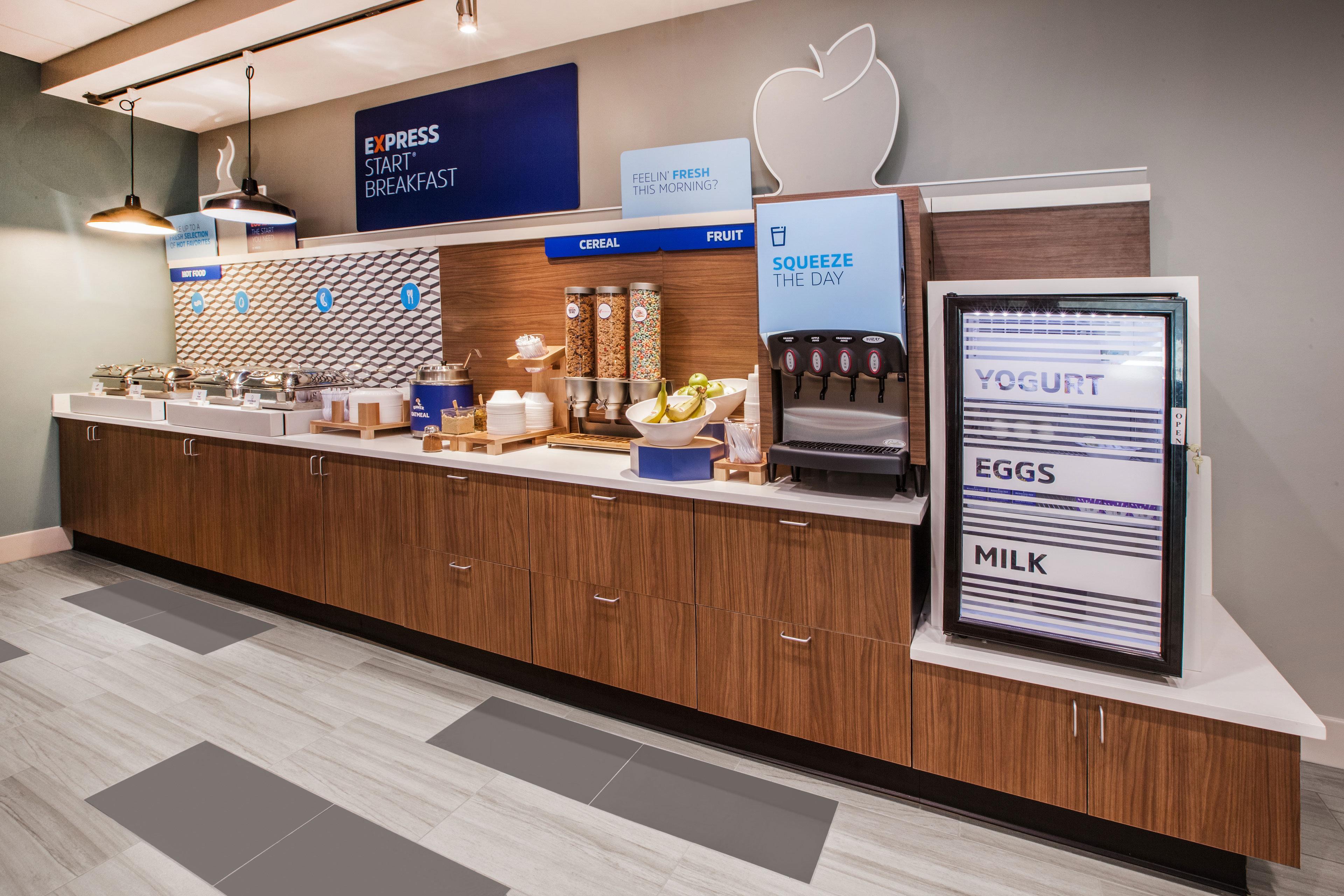 Holiday Inn Express Hotel & Suites Columbus By Ihg Exteriör bild