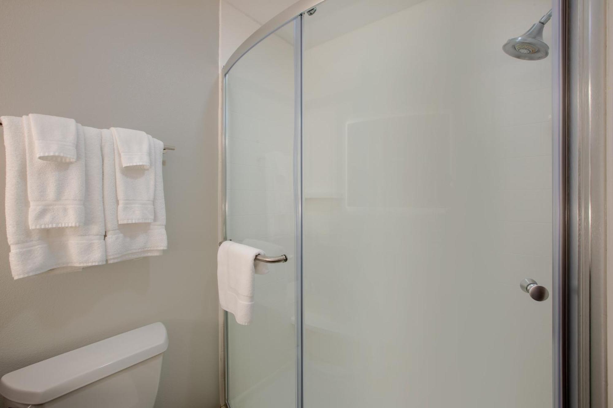 Holiday Inn Express Hotel & Suites Columbus By Ihg Exteriör bild