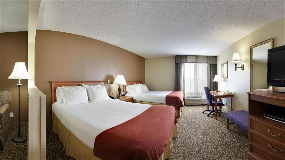 Holiday Inn Express Hotel & Suites Columbus By Ihg Exteriör bild