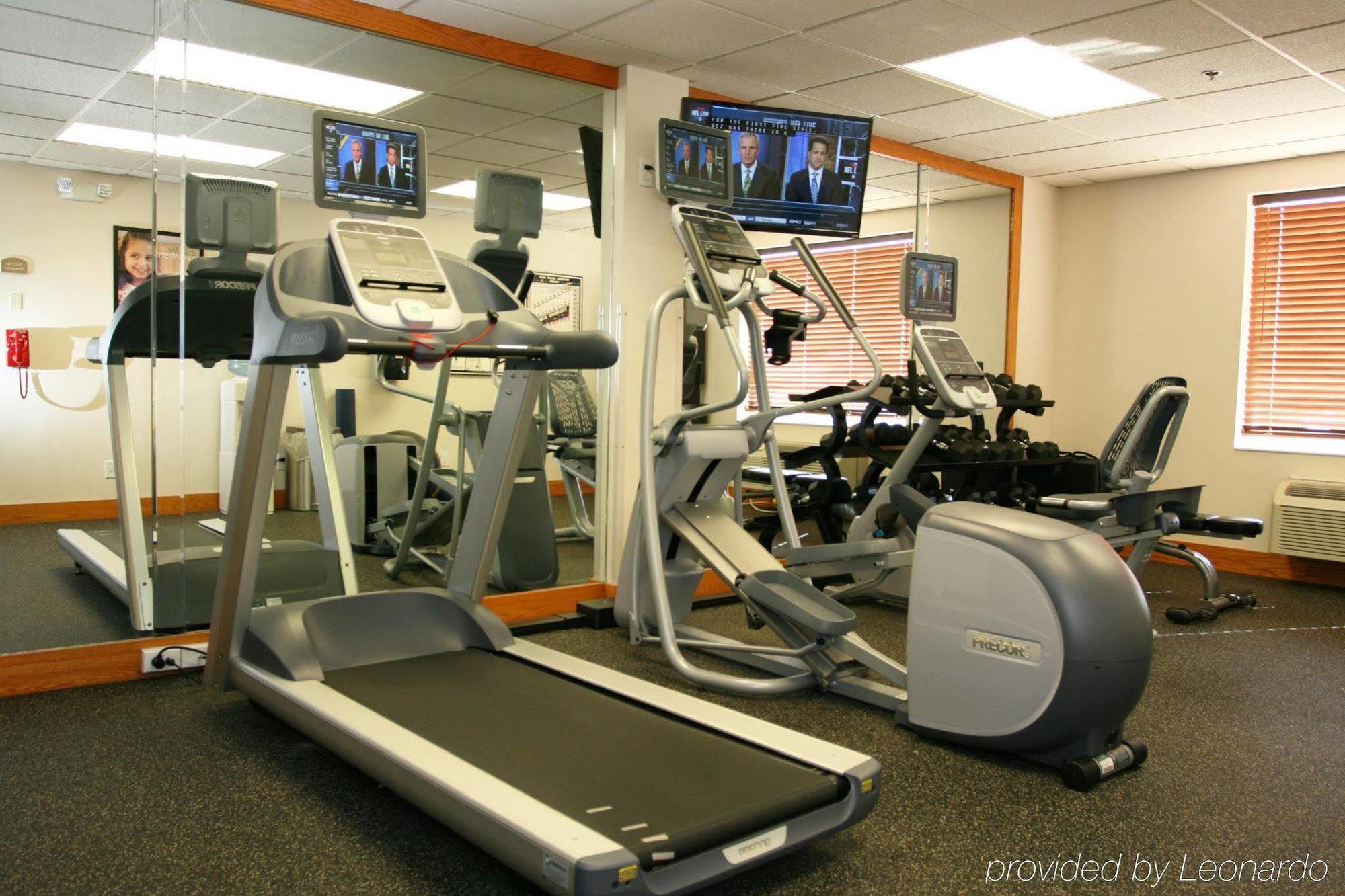 Holiday Inn Express Hotel & Suites Columbus By Ihg Exteriör bild