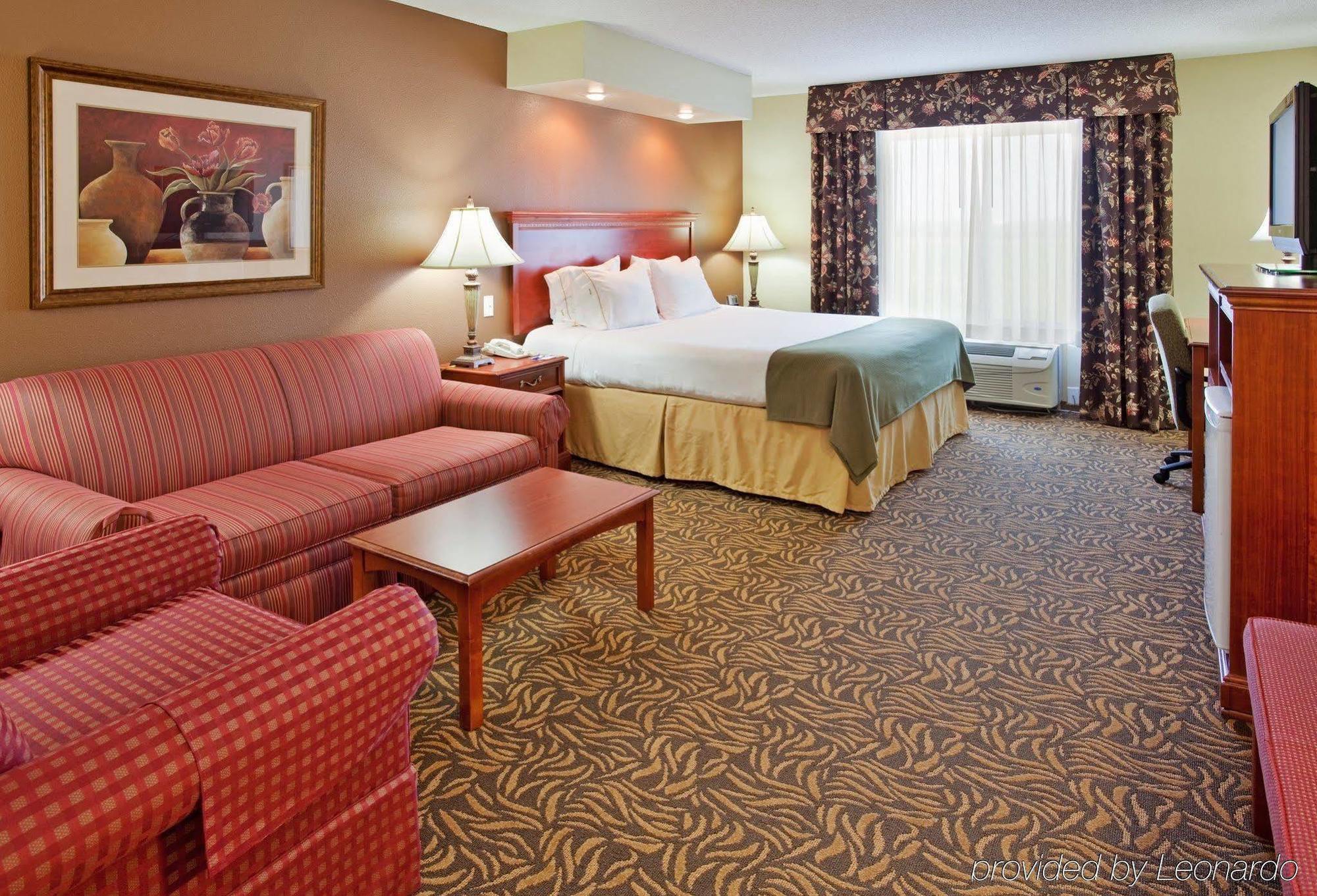 Holiday Inn Express Hotel & Suites Columbus By Ihg Rum bild