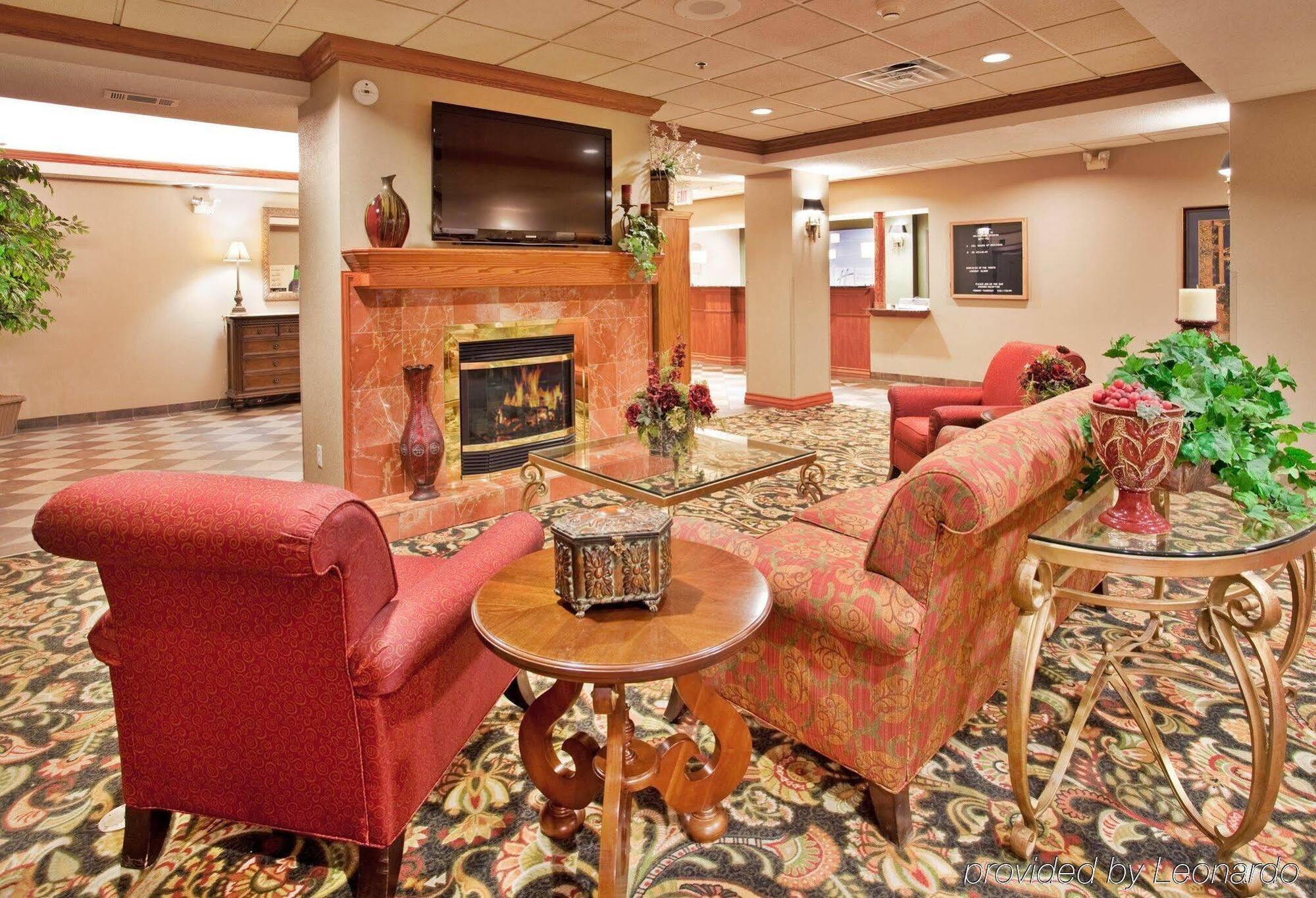 Holiday Inn Express Hotel & Suites Columbus By Ihg Exteriör bild